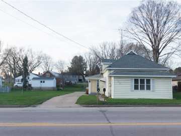 Mondovi, WI: 430 E Main Street
