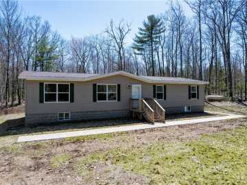 Drummond, WI: 13585 Oswald Road