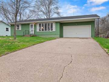 Menomonie, WI: 729 River Heights Road