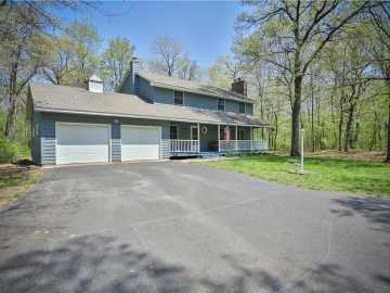River Falls, WI: 127 County W Road