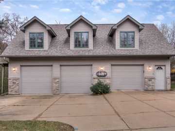 Eau Claire, WI: 1813 Abbe Hill Drive