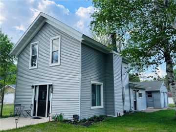 Chippewa Falls, WI: 806 W Elm Street