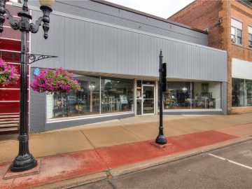 Black River Falls, WI: 118 Main Street