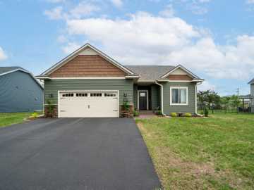 Altoona, WI: 1604 St Andrews Drive