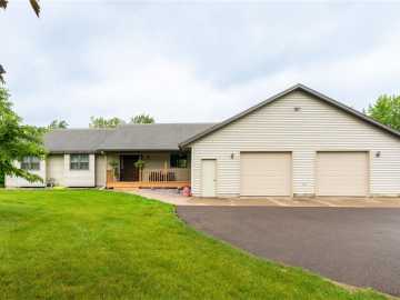 Fall Creek, WI: 10525 Voight Road