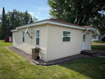 Cadott, WI: 413 N Pine Street