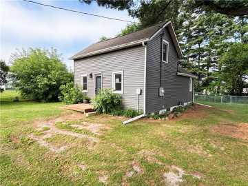 New Auburn, WI: 415 S East Street
