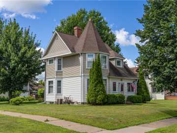 Ladysmith, WI: 320 Miner E Avenue