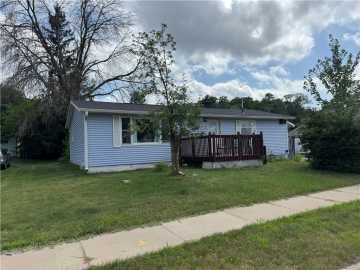 Altoona, WI: 1019 Daniels Avenue