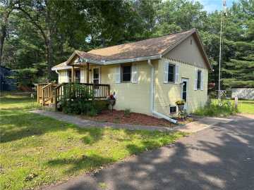 Siren, WI: 23656 Hwy 35