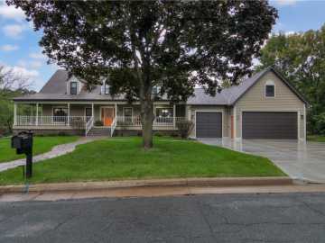 Eau Claire, WI: 3920 Woodcrest Court