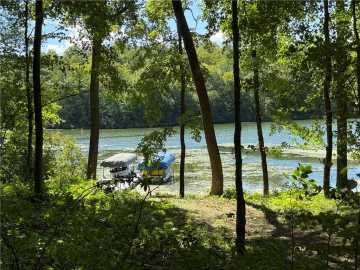 Sarona, WI: W2373 Blackhawk Road