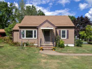 Menomonie, WI: 1521 Wilson Avenue