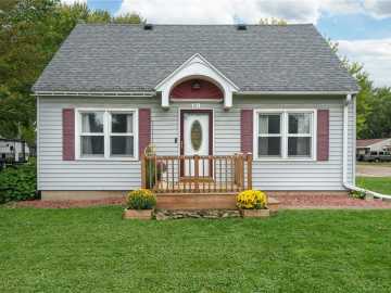 Colfax, WI: 211 Main Street