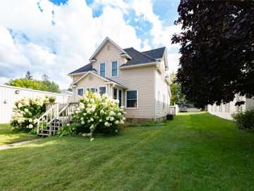 Milltown, WI: 105 Main W Street