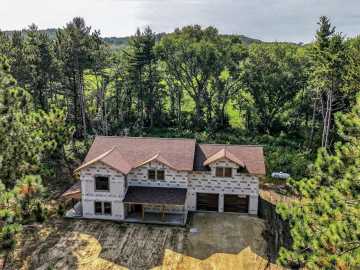 Taylor, WI: W15971 Cedar Road