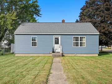 Altoona, WI: 704 Harriet Street