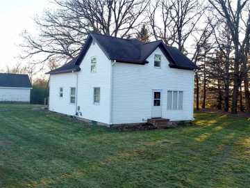 Hillsdale, WI: 1681 4 1/2 Avenue