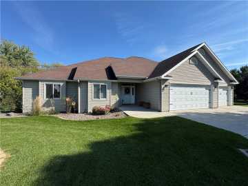 Eau Claire, WI: 1811 W Ridge Court