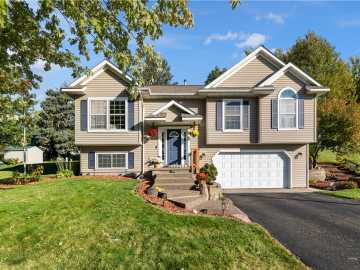 River Falls, WI: 1249 Emily Circle Circle