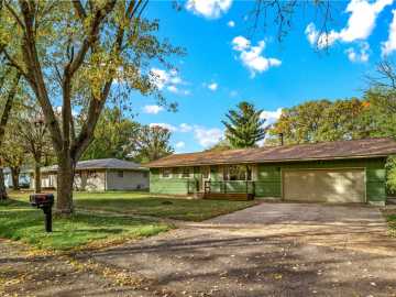 Altoona, WI: 820 11th W Street