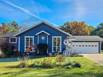 Black River Falls, WI: 619 Rose Street
