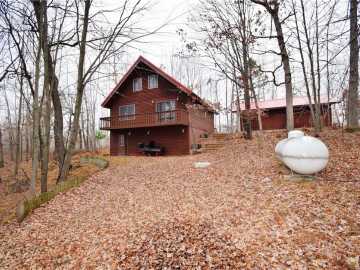 Danbury, WI: 28773 Spotted Fawn Drive