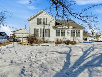 Fall Creek, WI: 127 W Lincoln Avenue