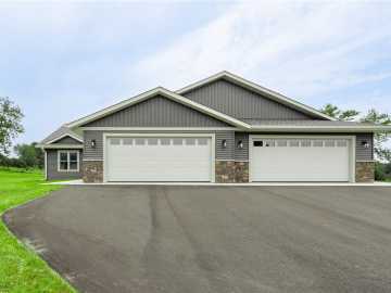 Cadott, WI: 439 E Hartford Street