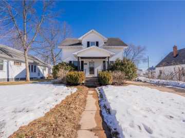 Eau Claire, WI: 2123 8th Street