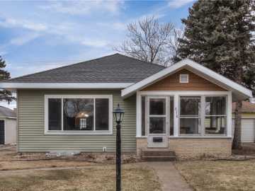 Eau Claire, WI: 2116 Laurel Avenue