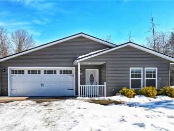 Hayward, WI: 10402 Forest Avenue