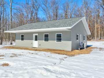 Spooner, WI: 1520 Woodland Street