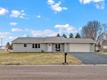Bloomer, WI: 2100 W 26th Avenue