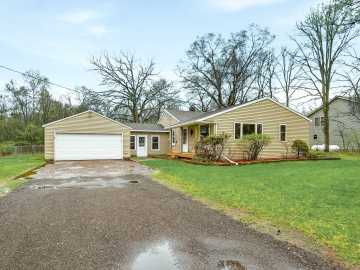 Eau Claire, WI: 1213 Ervin Road