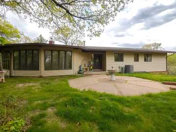 Eau Claire, WI: E655 Woodridge Drive