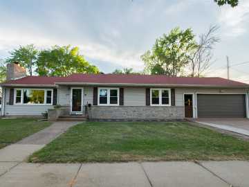 Eau Claire, WI: 2318 Agnes Street