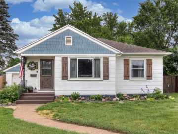Eau Claire, WI: 109 E Grant Avenue