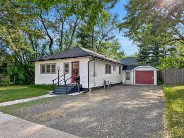 Menomonie, WI: 1615 S Broadway Street