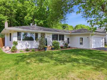 Eau Claire, WI: 3308 Fairfax Street