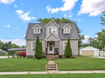 Eau Claire, WI: 1702 Altoona Avenue