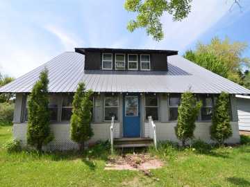 Bruce, WI: 815 N Alvey Street