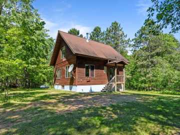 Gordon, WI: 12997 E Mail Road