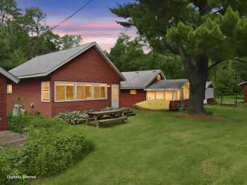 Siren, WI: 24780 Sunfish Bay Road