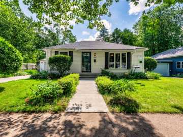 Menomonie, WI: 1608 Douglas Street