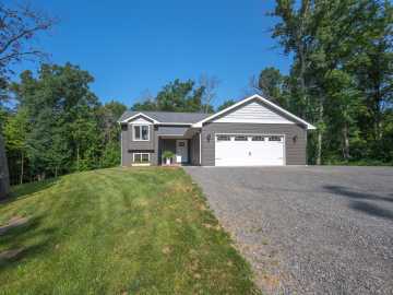 Osceola, WI: 2339 84th Avenue