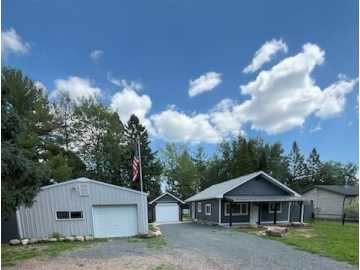 Hayward, WI: 10718 Beal Avenue