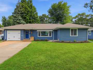 Eau Claire, WI: 904 E Lexington Boulevard