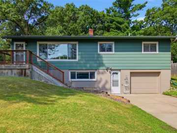 Menomonie, WI: 911 16th SE Street