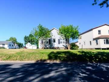 Holcombe, WI: 26140 276th Street